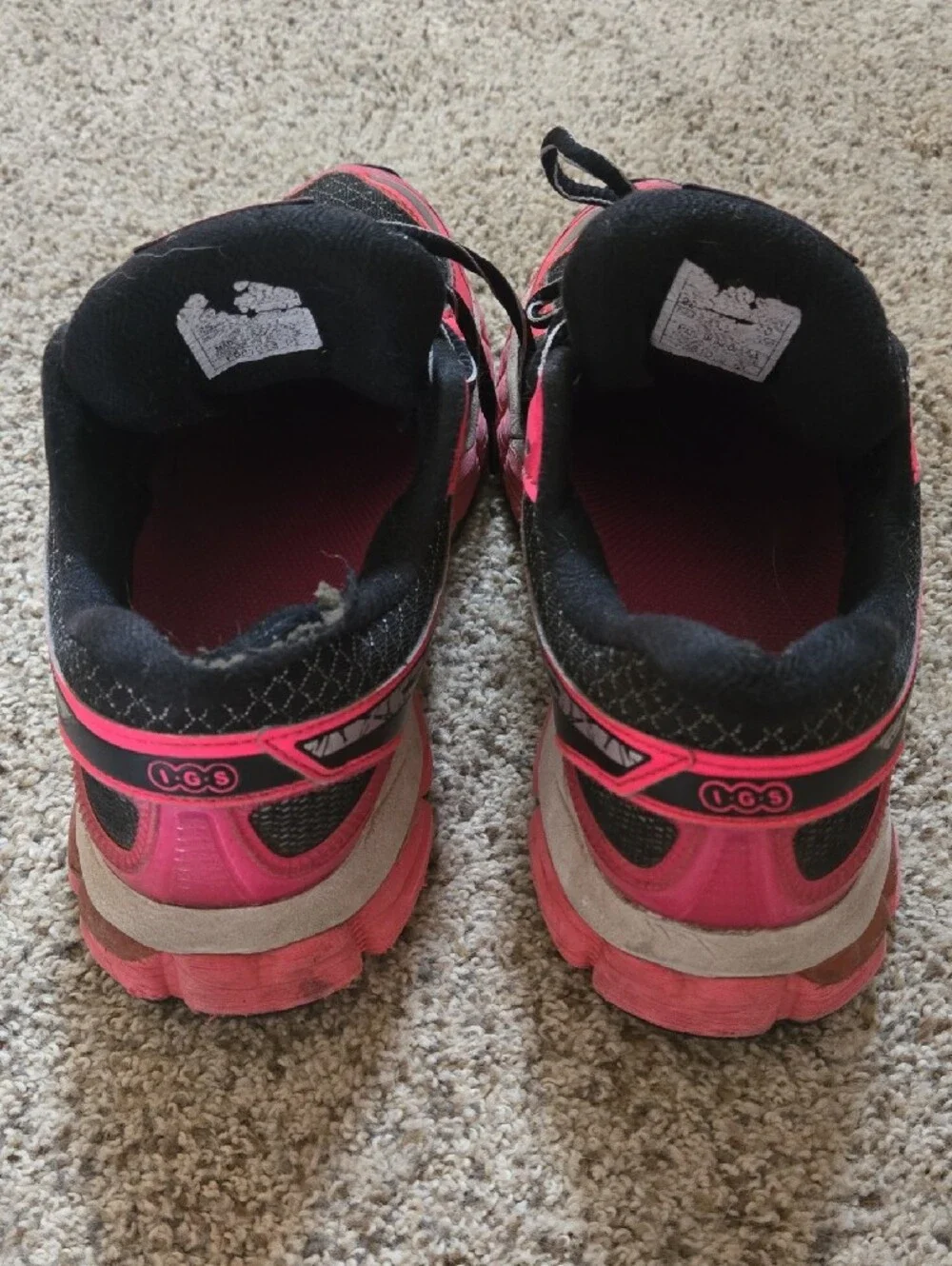 ASICS Women's Black and Pink Athletic Running Used Sneakers